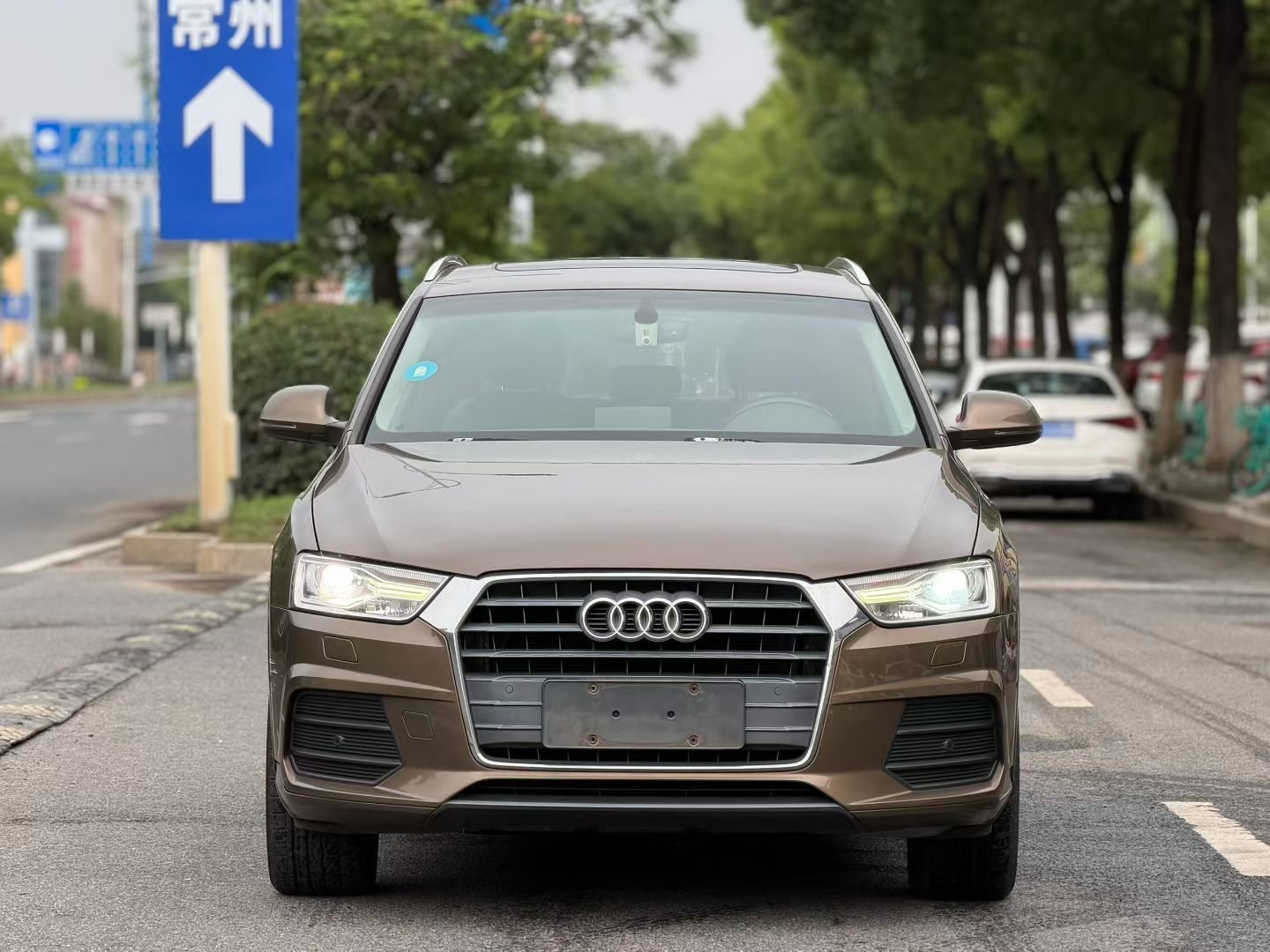 Audi Q3 2016 car image #2
