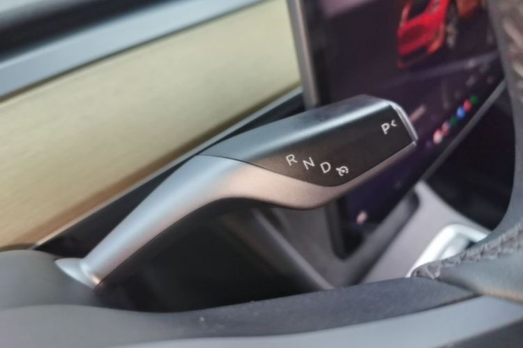 Tesla Model Y 2023 #14 Tesla Model Y 2023 car image #14