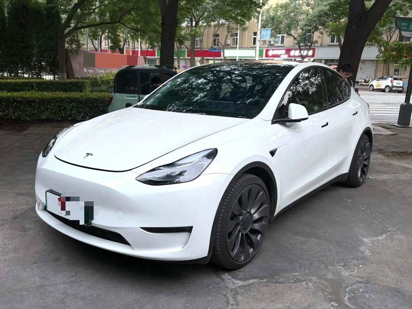 Tesla Model Y 2024 car image 