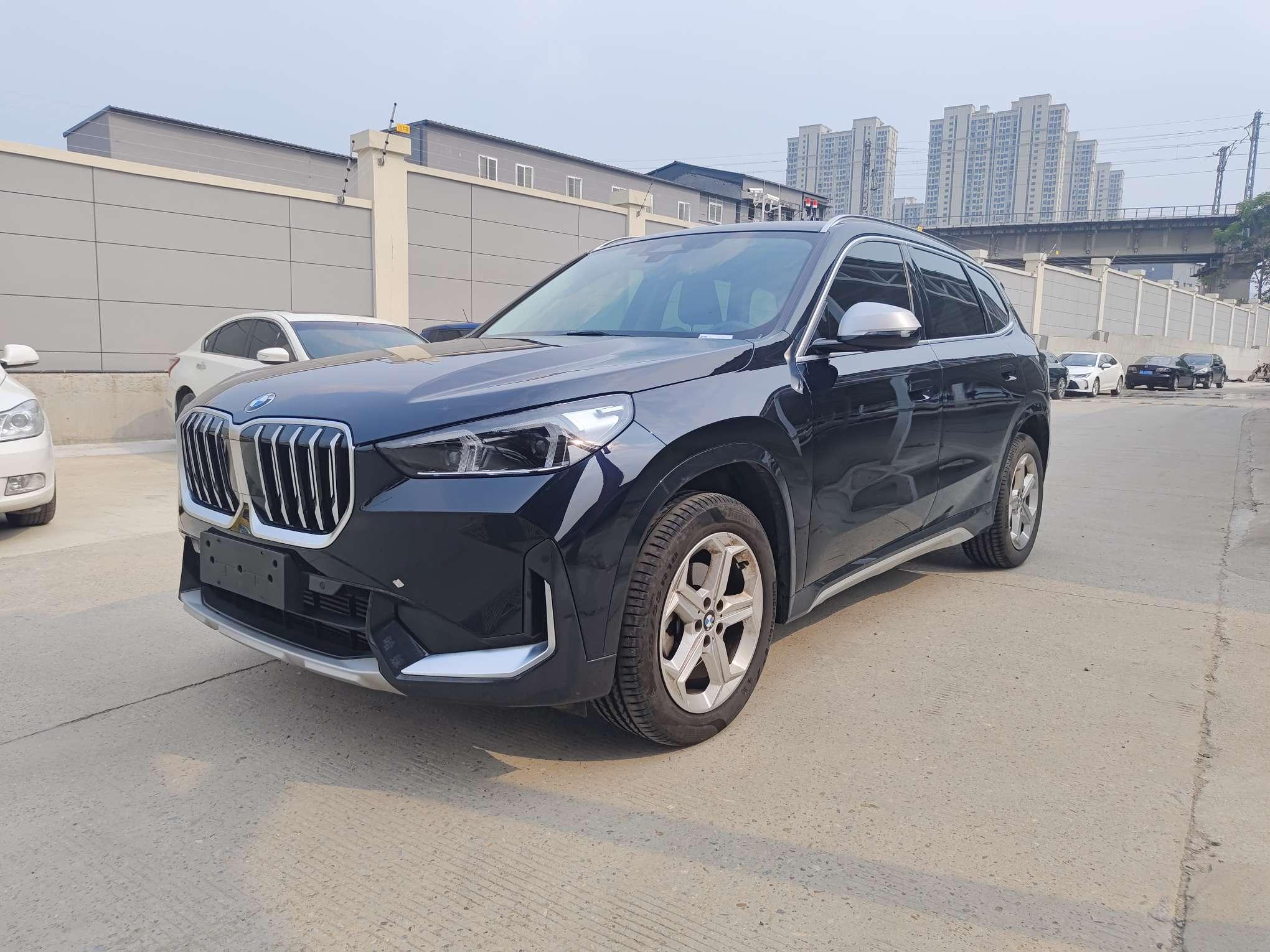 BMW X1 2023 immagine di auto 