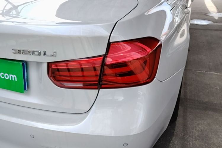 BMW 3 Series 2017 car image #8