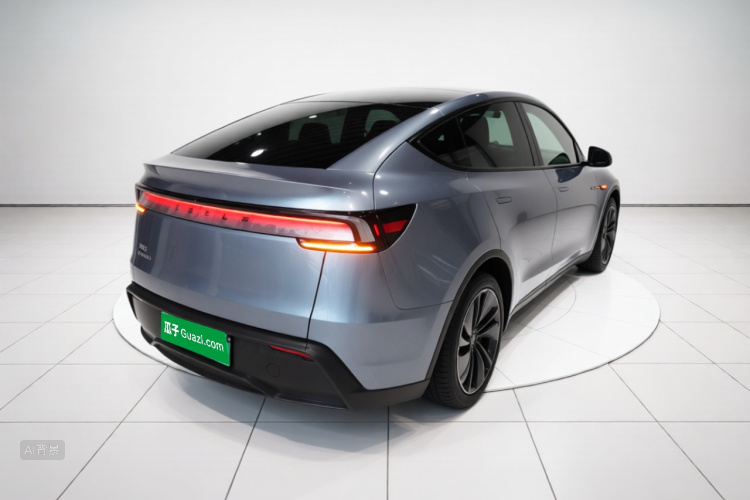Tesla Model Y 2025 #7 Tesla Model Y 2025 car image #7