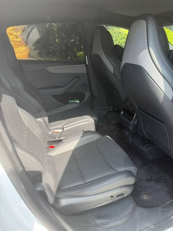 Tesla Model Y L 2026 car image #6