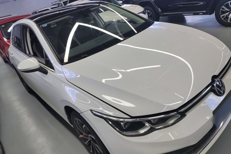 Volkswagen Golf 2021 car image #4