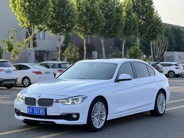 BMW 3 Series 2018 car image #10