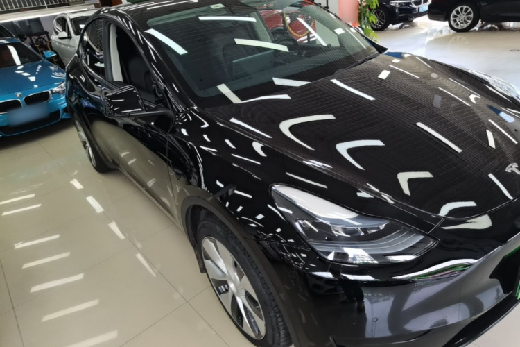Tesla Model Y 2022 #4 Tesla Model Y 2022 car image #4