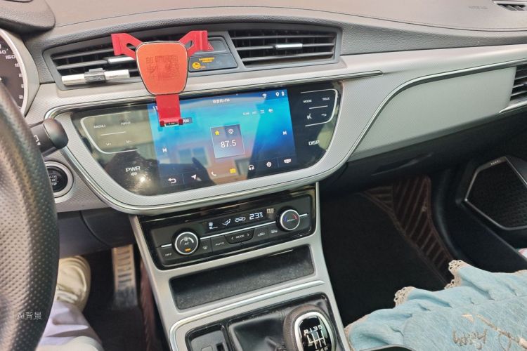 GEELY Emgrand GS 2018 car image #15