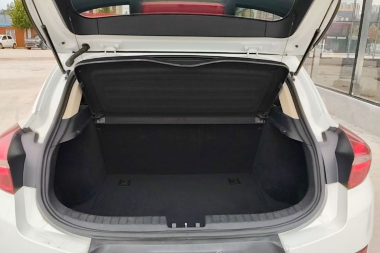 GEELY Emgrand GS 2019 immagine di auto #19