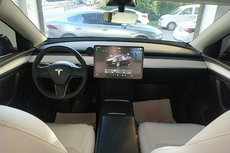 Tesla Model Y 2022 #10 Tesla Model Y 2022 car image #10