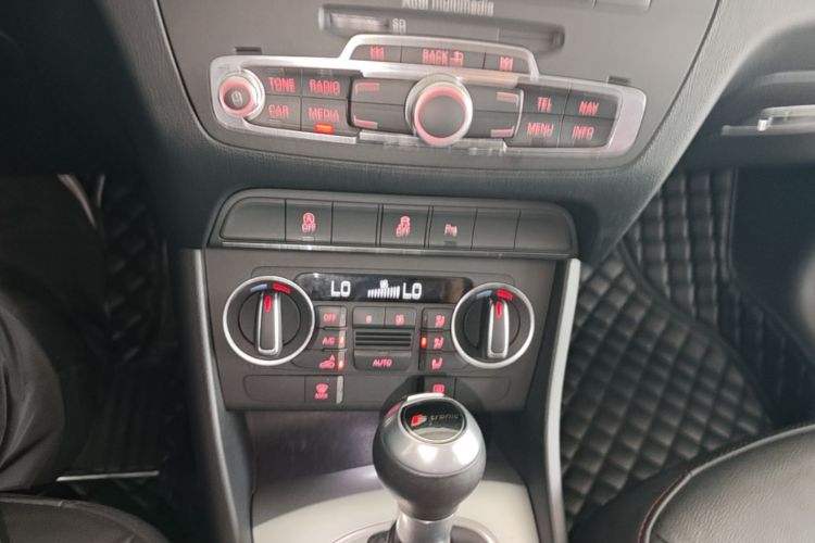 Audi Q3 2019 #13 Audi Q3 2019 car image #13
