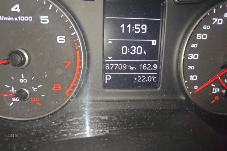 Audi Q3 2016 car image #14