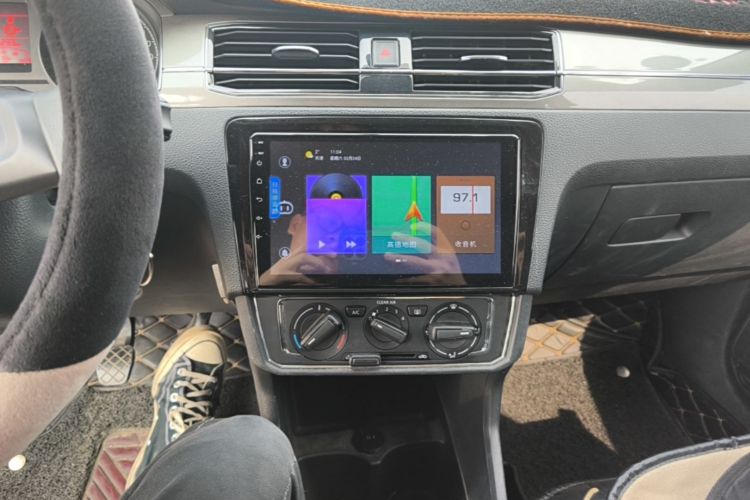 Volkswagen Santana 2018 car image #15