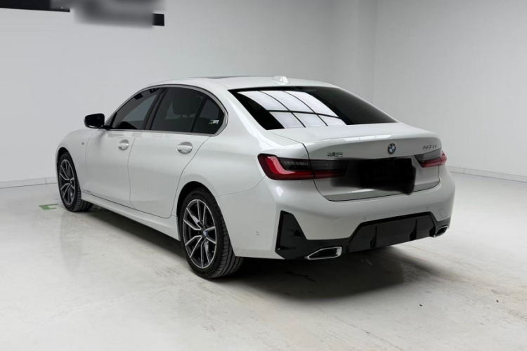 BMW 3 Series 2025 car image #3