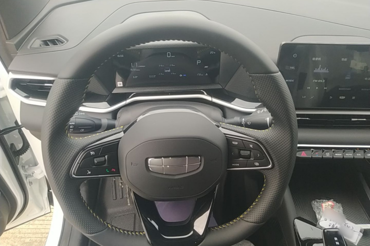 GEELY Coolray 2026 #11 GEELY Coolray 2026 изображение автомобиля #11
