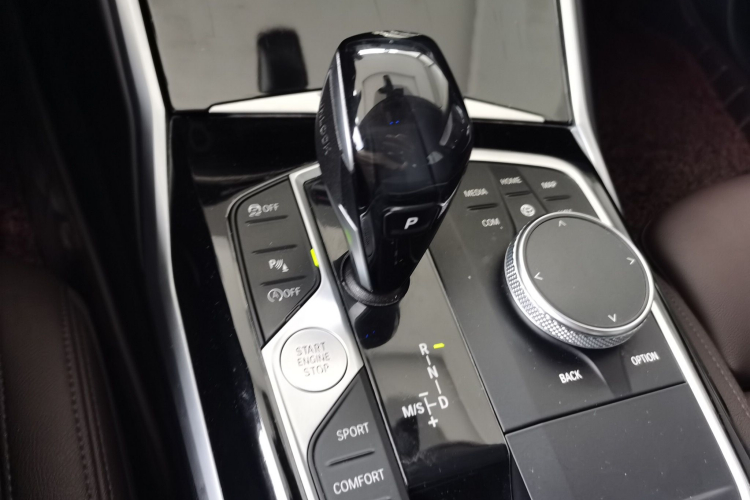 BMW 3 Series 2019 #14 BMW 3 Series 2019 car image #14