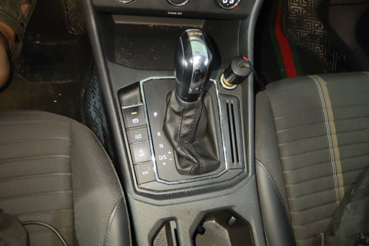 Volkswagen Lavida 2019 car image #14