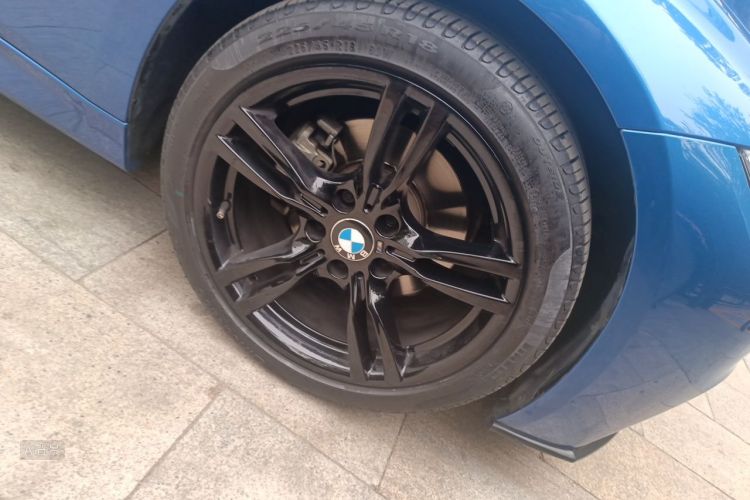 BMW 3 Series 2018 car image #9