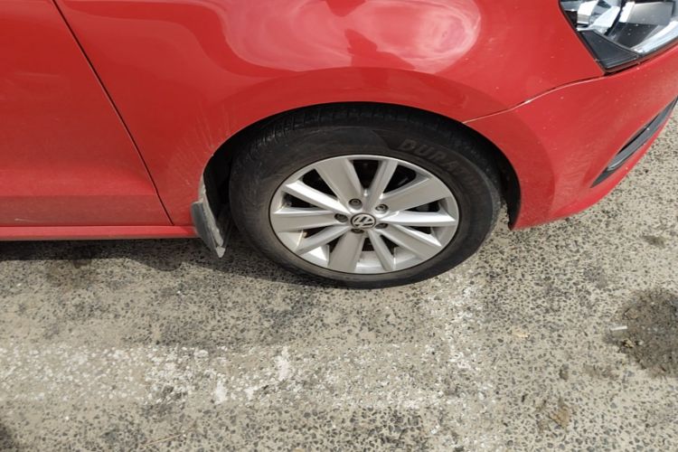 Volkswagen Polo 2016 car image #9
