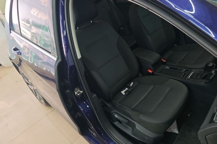 Volkswagen Golf 2020 car image #24