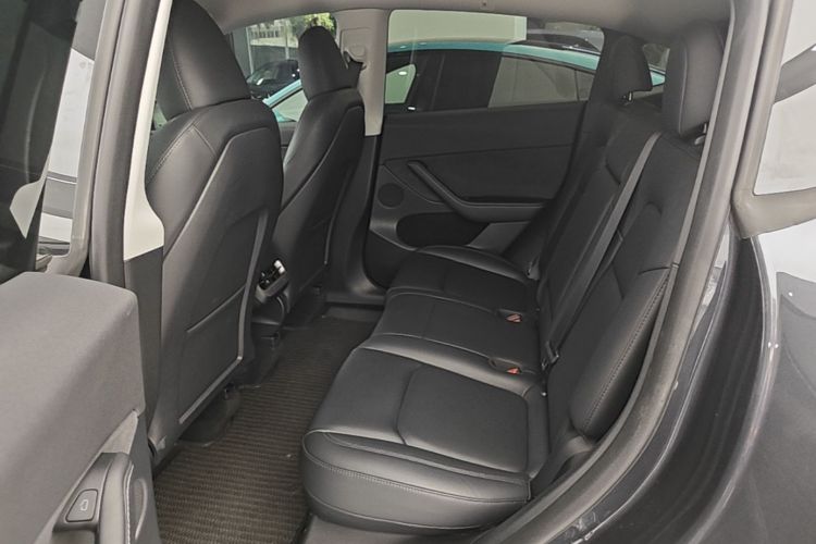 Tesla Model Y 2024 #17 Tesla Model Y 2024 car image #17