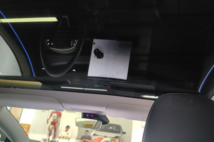 Tesla Model 3 2023 car image #18