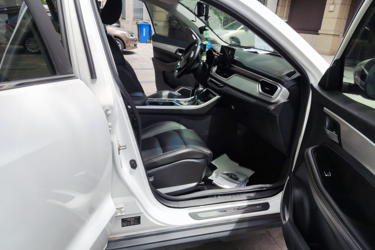 GEELY Vision X6 2020 car image #12