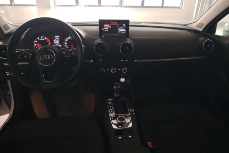 Audi A3 2018 car image #10