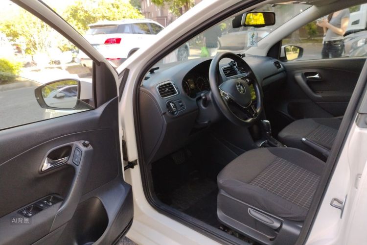 Volkswagen Polo 2016 car image #18