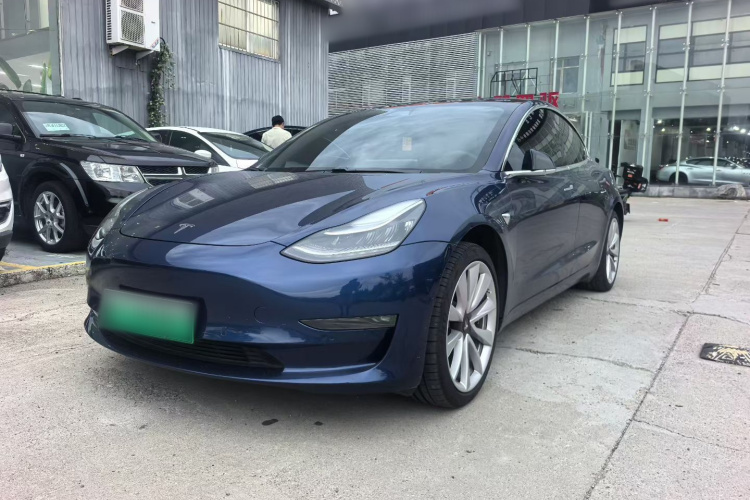 Tesla Model 3 2020 car image #2