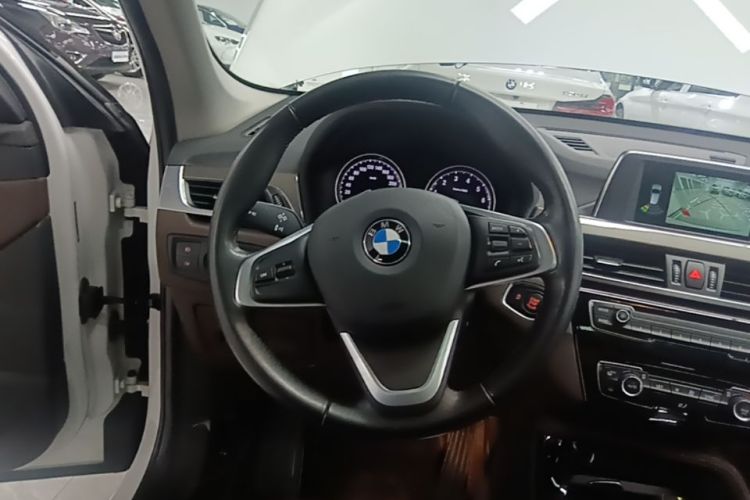 BMW X1 2019 car image #11