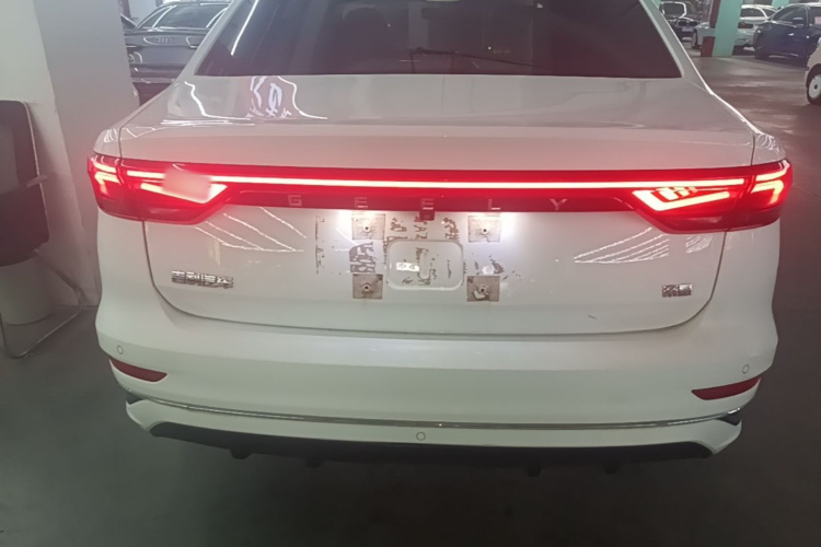 GEELY Emgrand 2022 car image #4