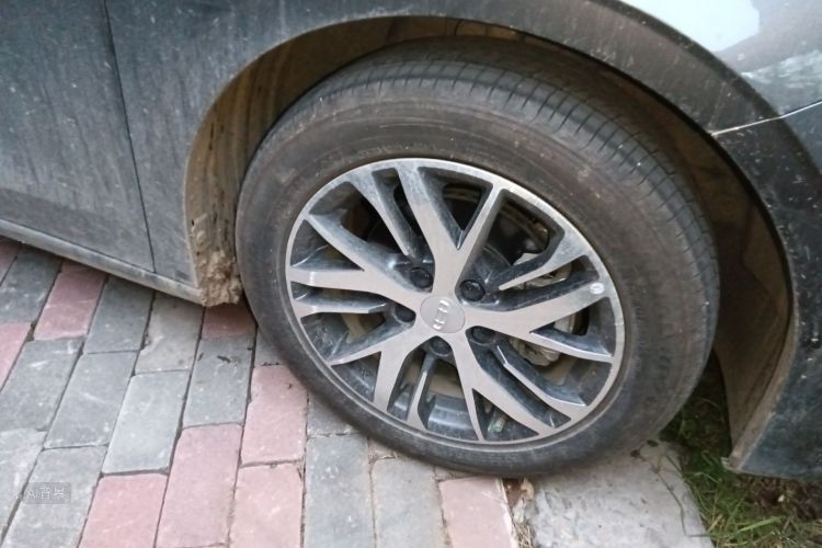 GEELY Emgrand 2025 immagine di auto #9