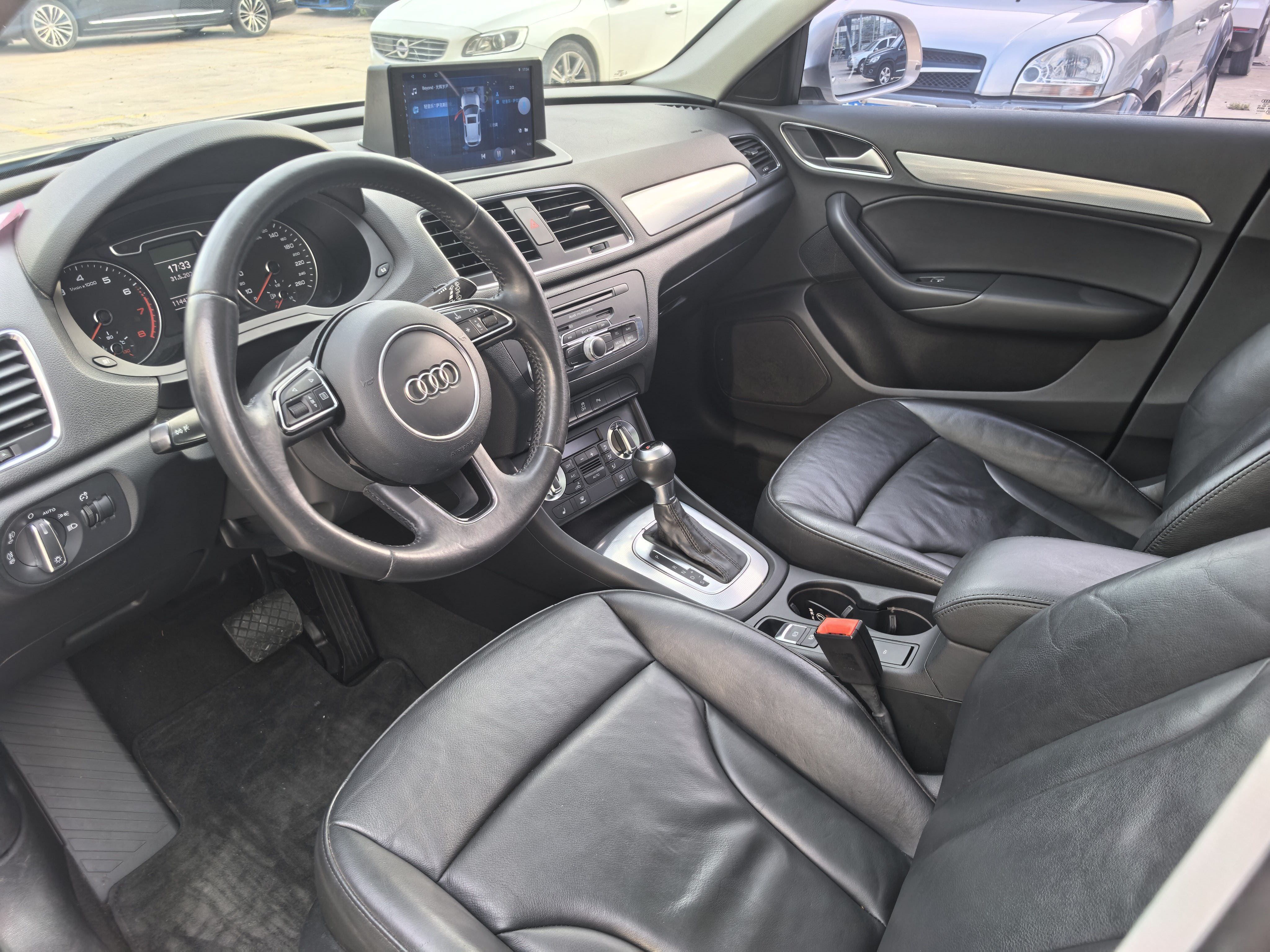Audi Q3 2014 car image #7