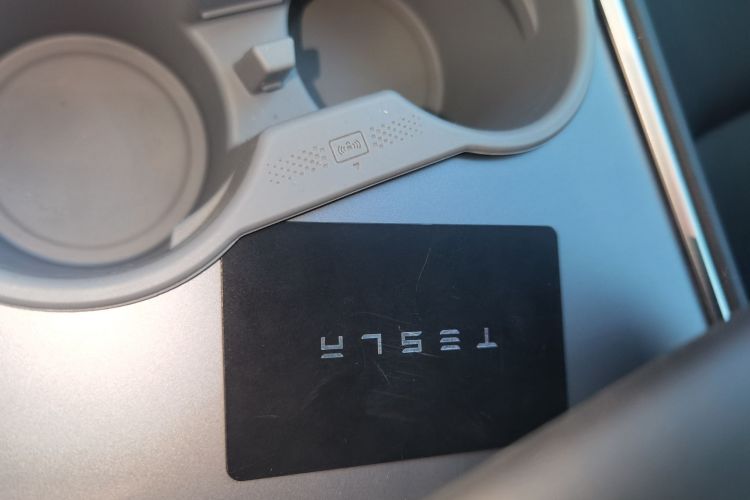 Tesla Model Y 2024 car image #14