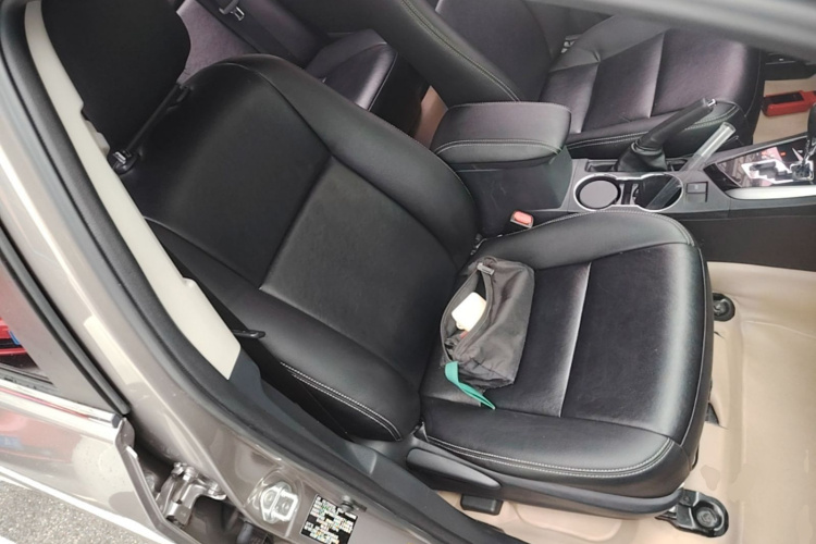 Toyota Corolla 2016 #24 Toyota Corolla 2016 car image #24