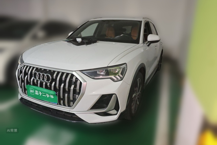 Audi Q3 2023 car image #2