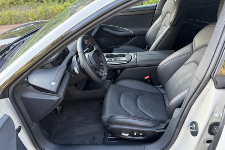 MI SU7 2025 car image #16