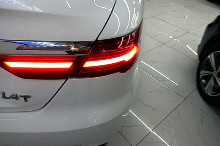 GEELY Binray 2019 imagem de carro #8