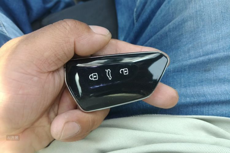 Volkswagen Golf 2023 #10 Volkswagen Golf 2023 car image #10