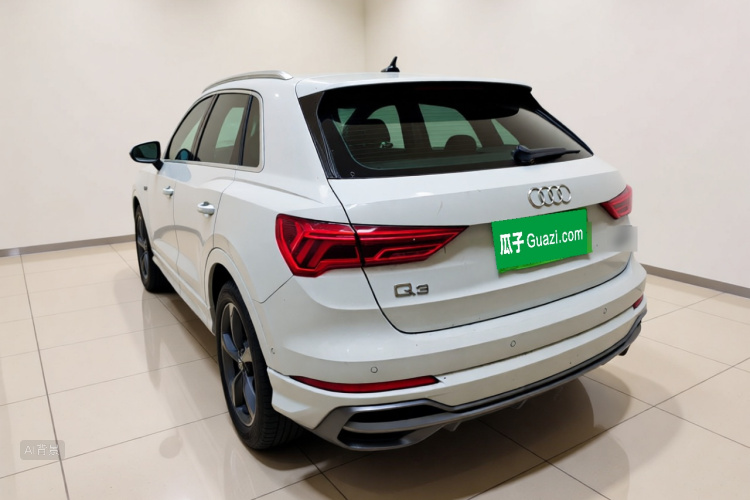 Audi Q3 2021 car image #5