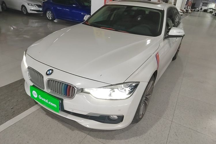 BMW 3 Series 2019 car image #2