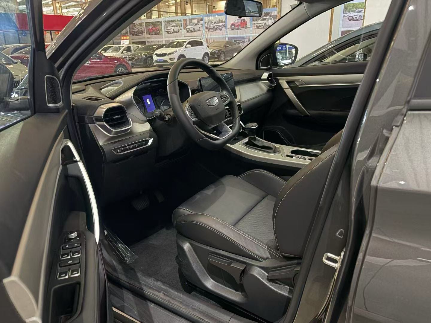 GEELY Coolray 2025 #5 GEELY Coolray 2025 car image #5
