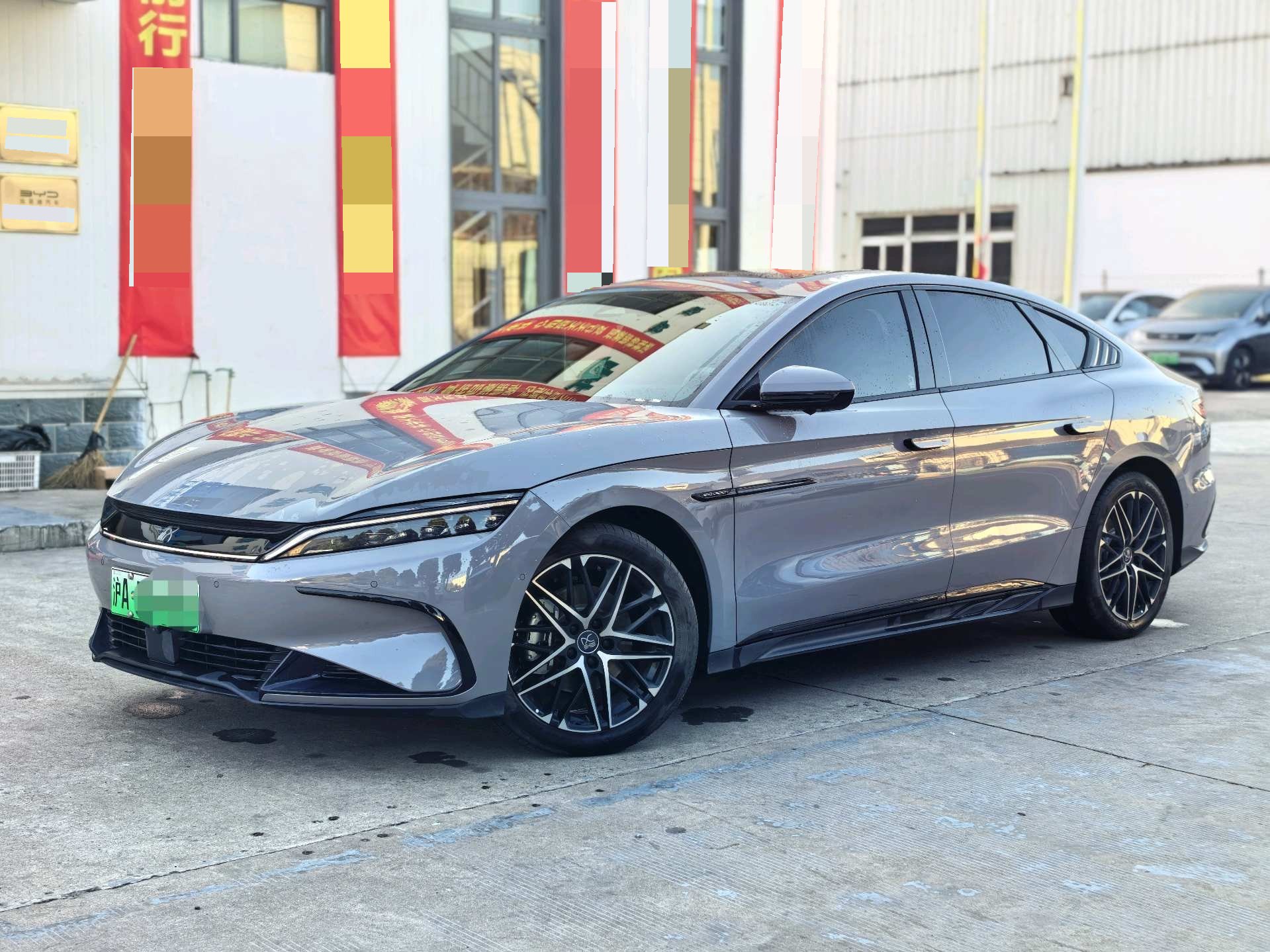 BYD Han 2024 immagine di auto 