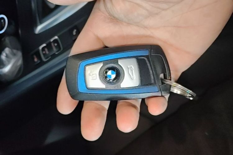 BMW 3 Series 2017 #9 BMW 3 Series 2017 car image #9