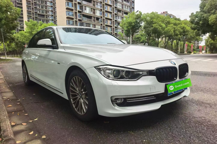 BMW 3 Series 2015 car image #12