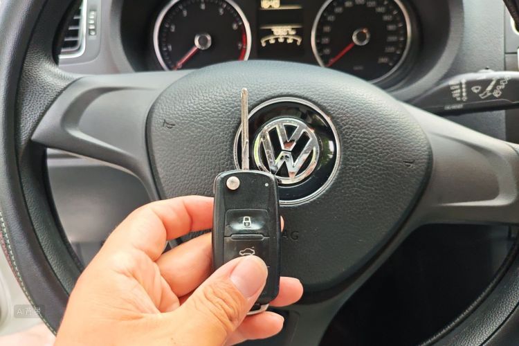 Volkswagen Polo 2016 #10 Volkswagen Polo 2016 car image #10