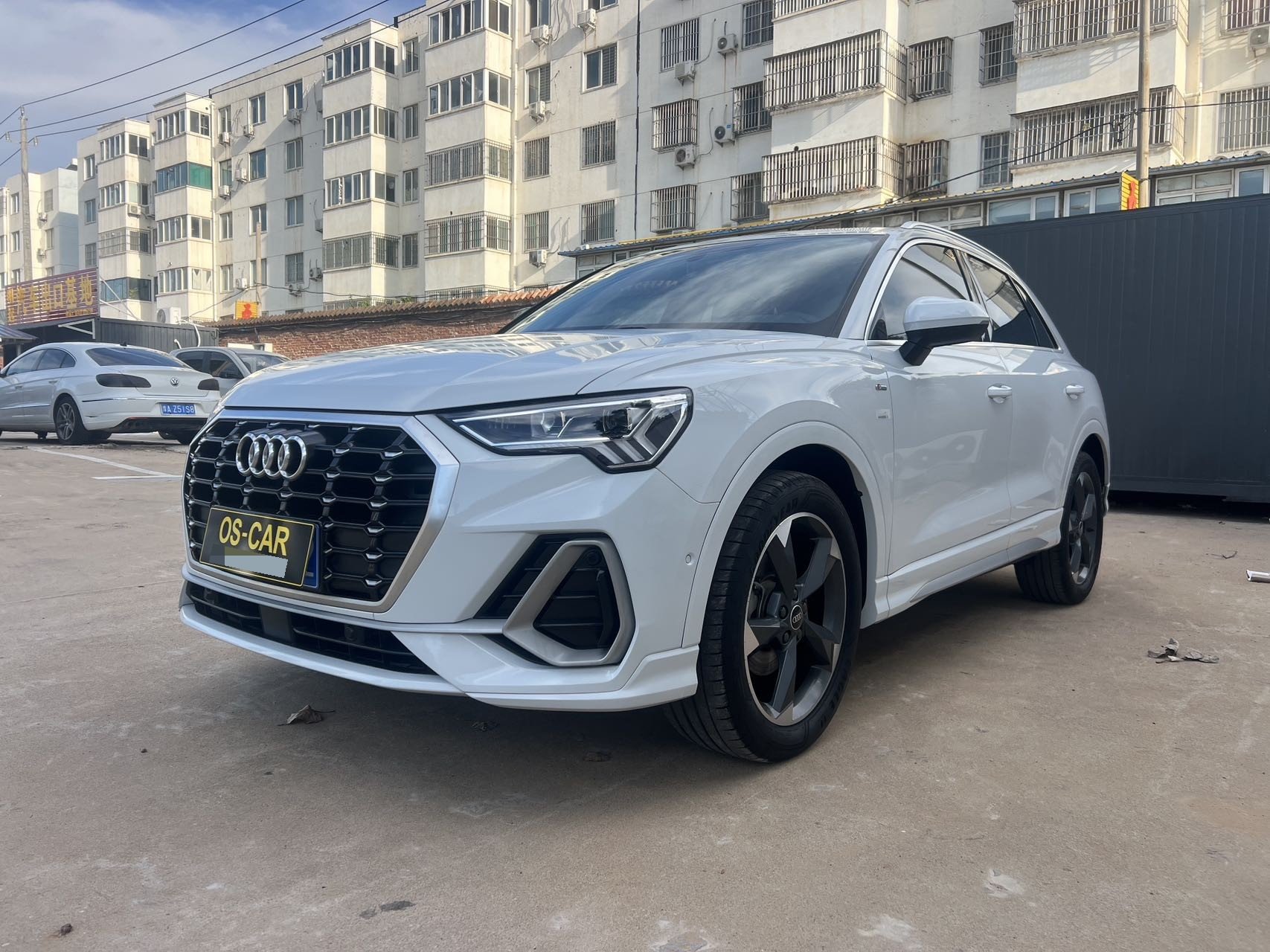 Audi Q3 2023 car image 