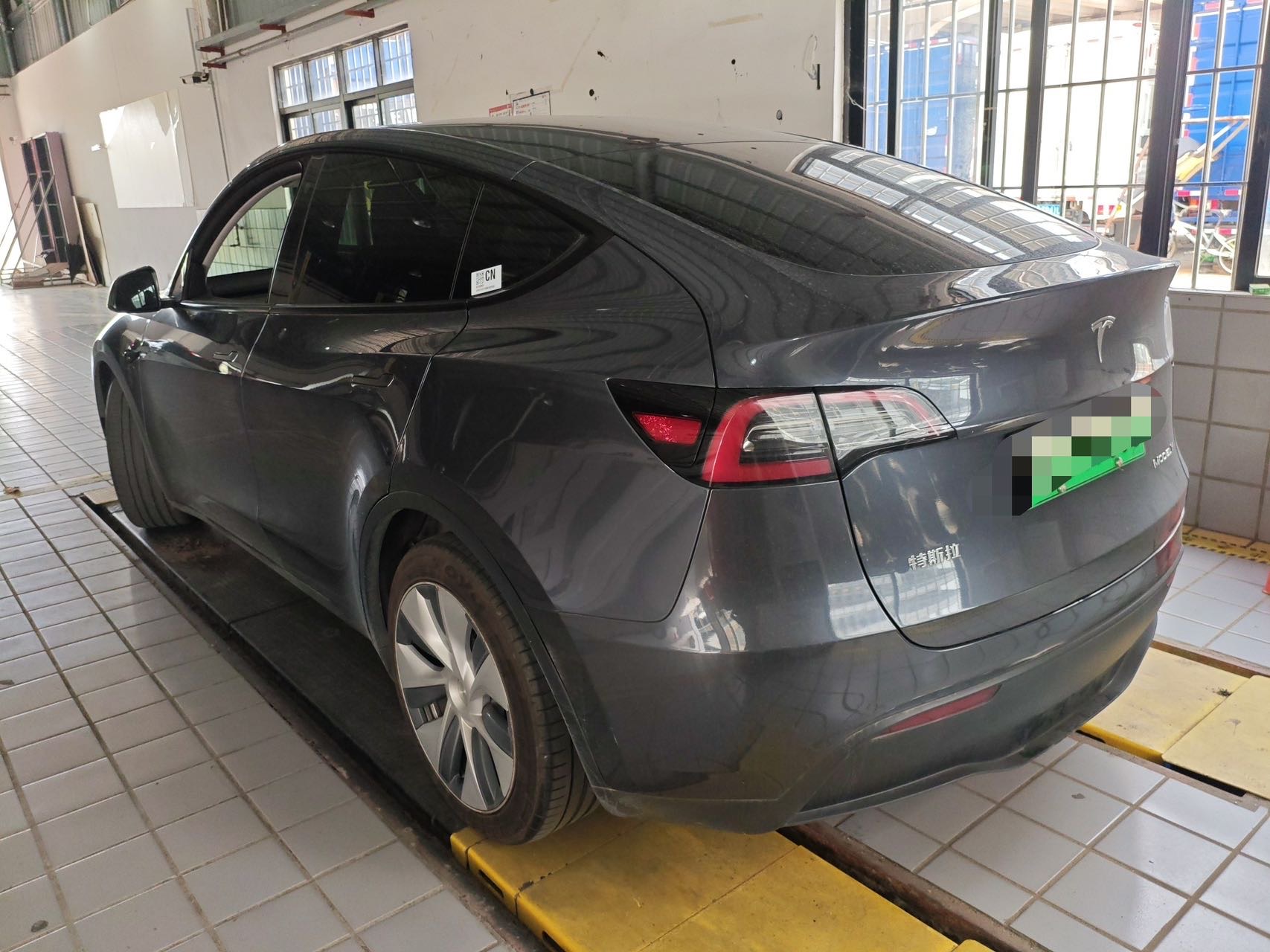Tesla Model Y 2022 #2 Tesla Model Y 2022 car image #2