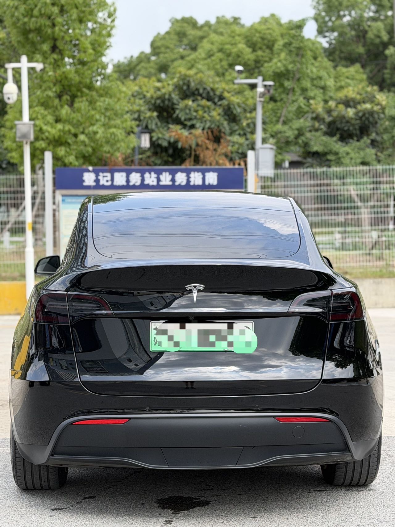 Tesla Model Y 2023 car image #4