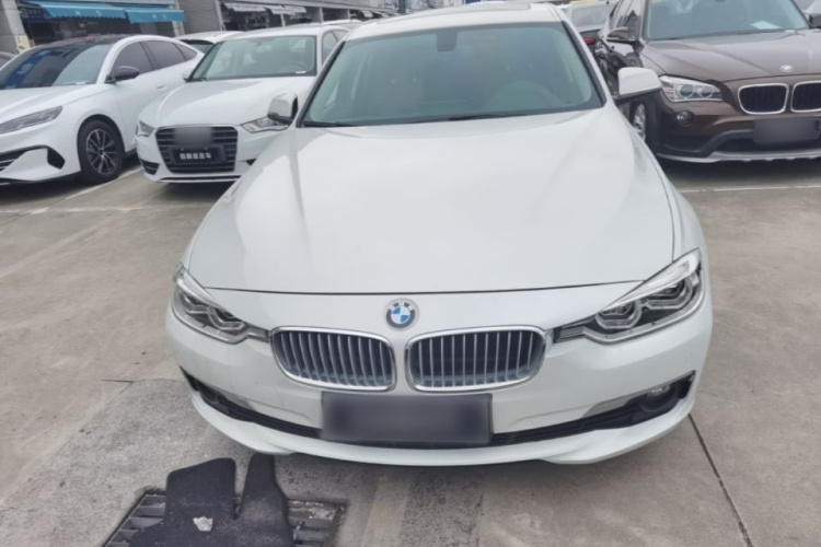 BMW 3 Series 2019 car image #3